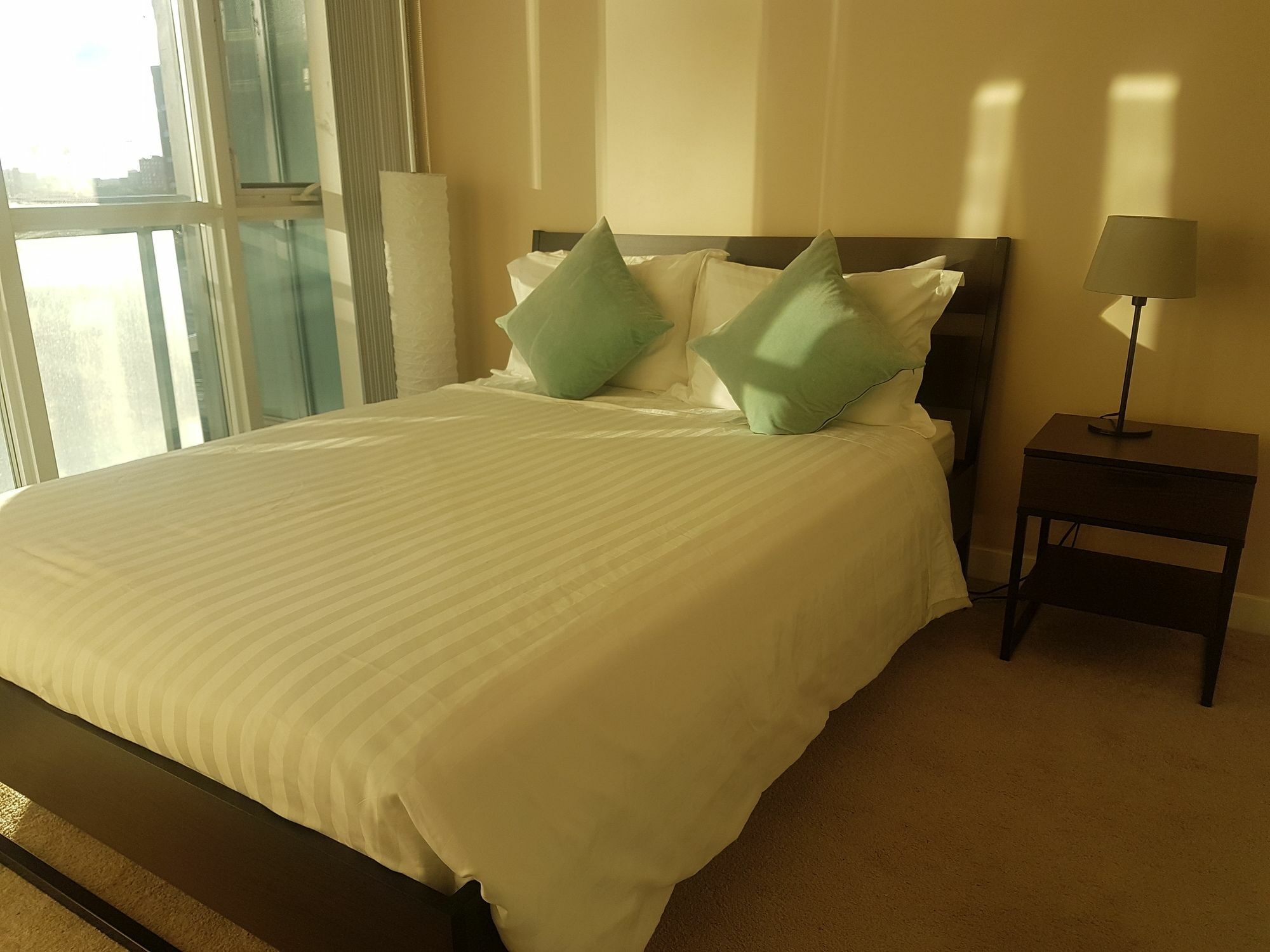 N2N Suites - Downtown Lake & City View Apartments 토론토 외부 사진