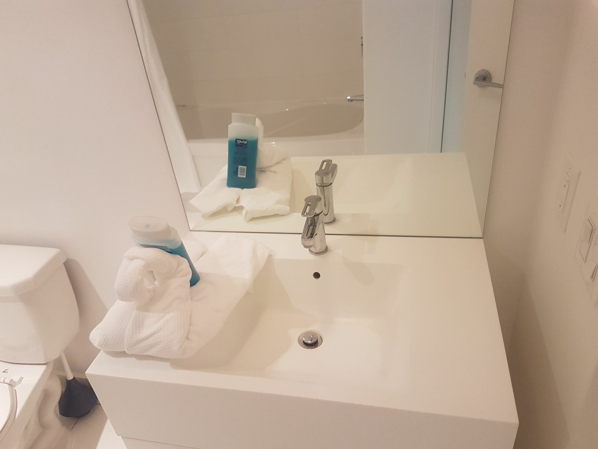 N2N Suites - Downtown Lake & City View Apartments 토론토 외부 사진